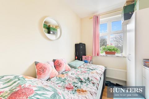 12 Lower Green Gardens, Worcester Park, KT4 7NX
