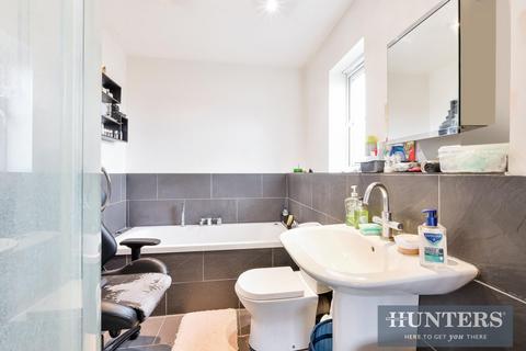 12 Lower Green Gardens, Worcester Park, KT4 7NX