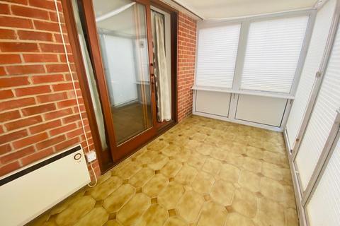 1 bedroom detached bungalow for sale - Sheraton Close, The Headlands, Northampton NN3
