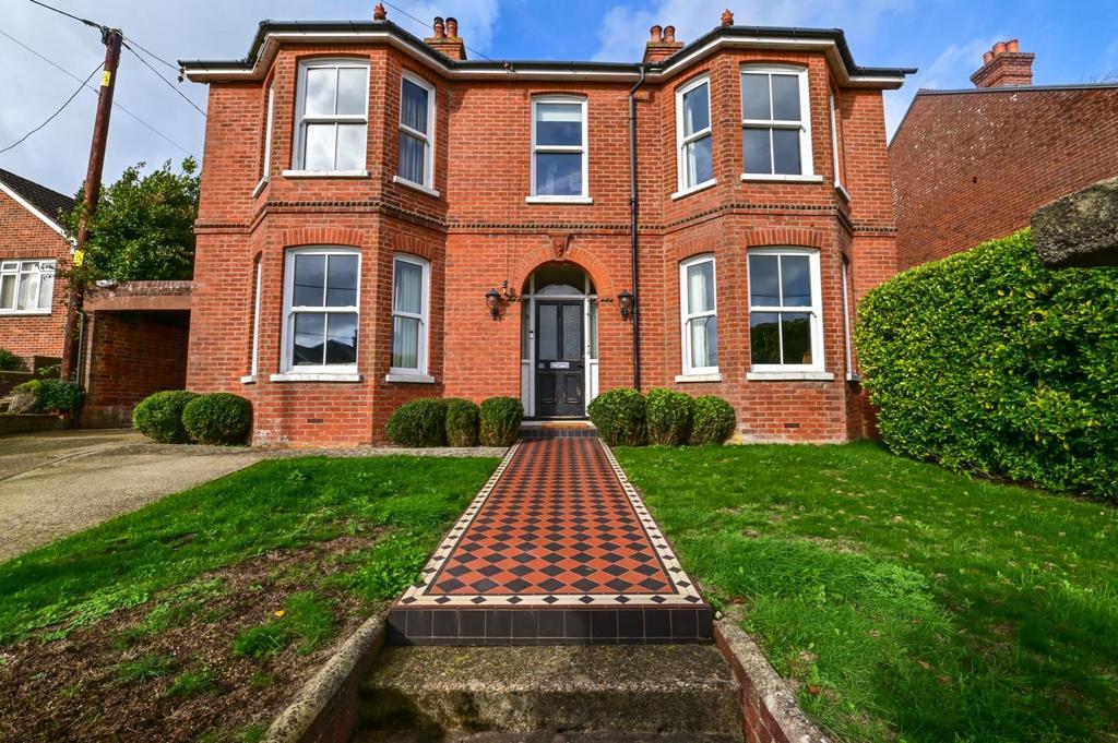 86 Clatterford Road