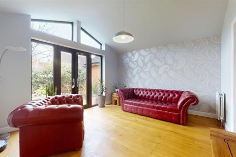 2 Bowling Leys, Middleton, Milton Keynes, MK10 9BD