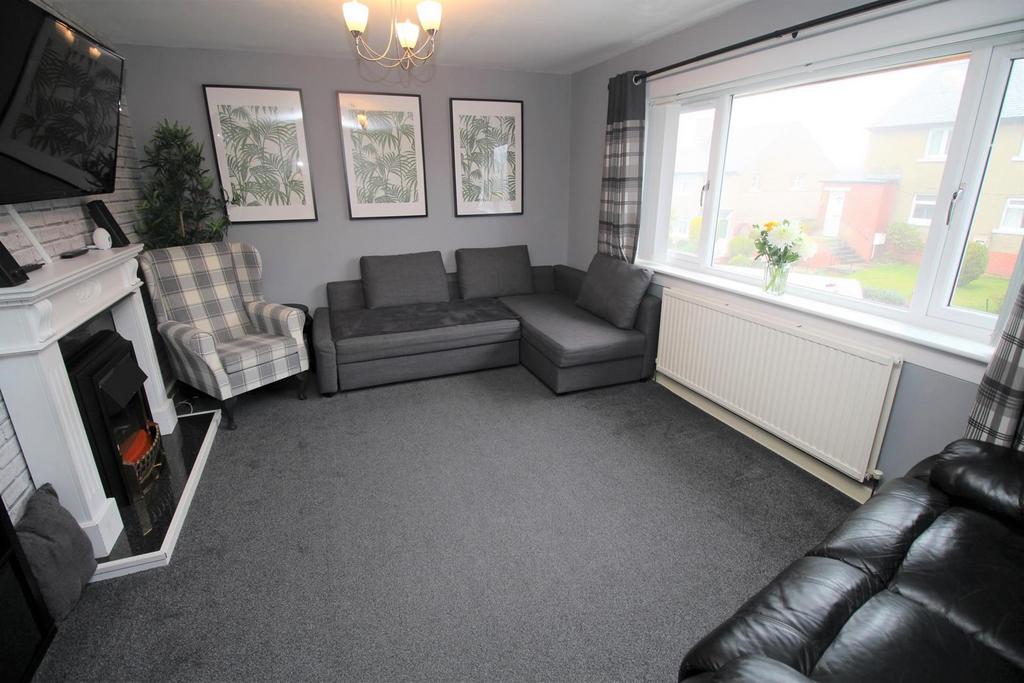 Fancy Farm Road, Greenock 2 bed flat £57,000