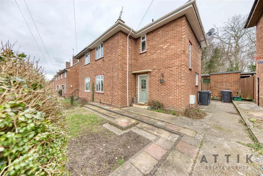 Road, Norwich 3 bed semidetached house £270,000