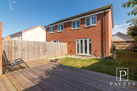 3 bedroom semi-detached house for sale - Skippers Way, Walton On The Naze