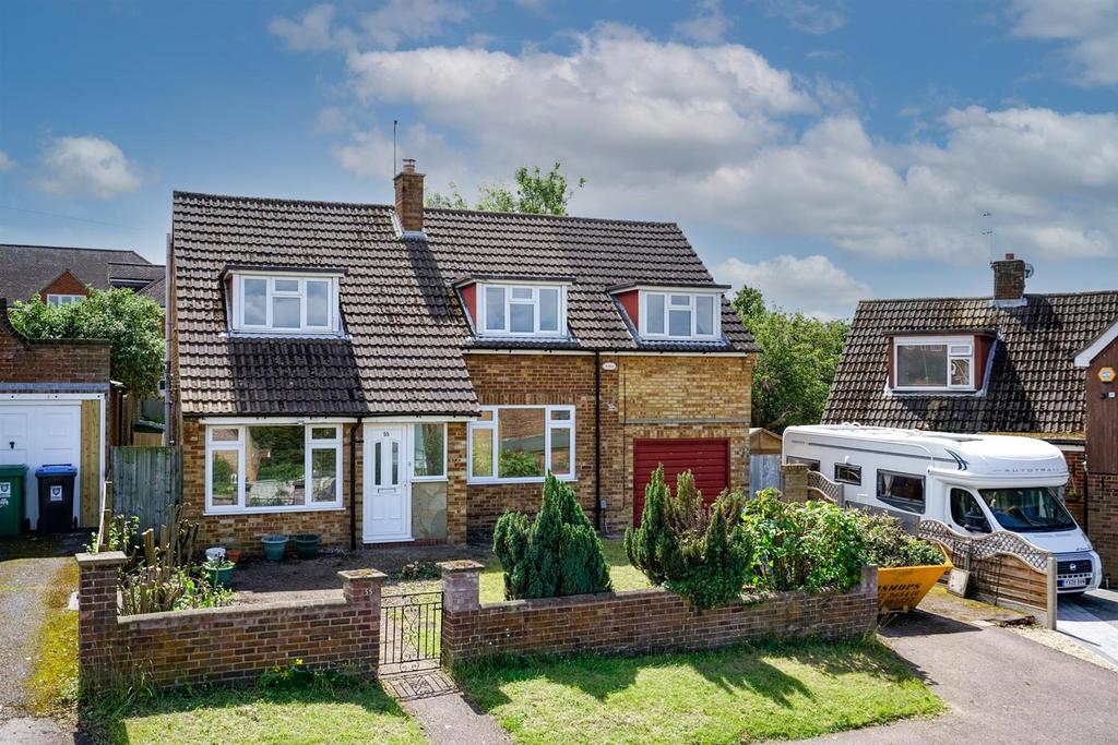 Newell Road, Hemel Hempstead... 3 bed detached house £1,950 pcm (£450 pw)