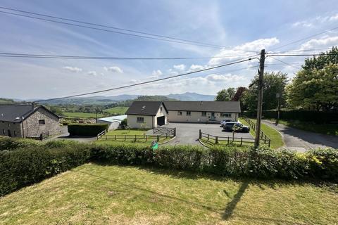 3 bedroom detached bungalow to rent, Battle, Brecon, LD3