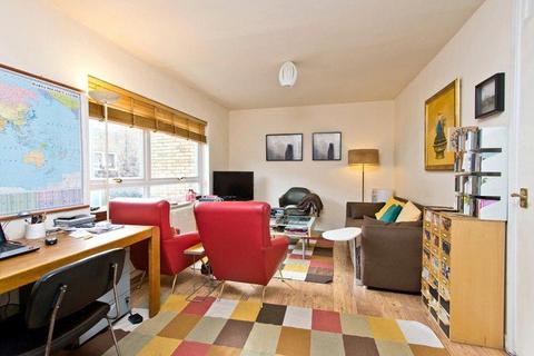 2 bedroom terraced house to rent, Rochelle Close, Battersea, SW11