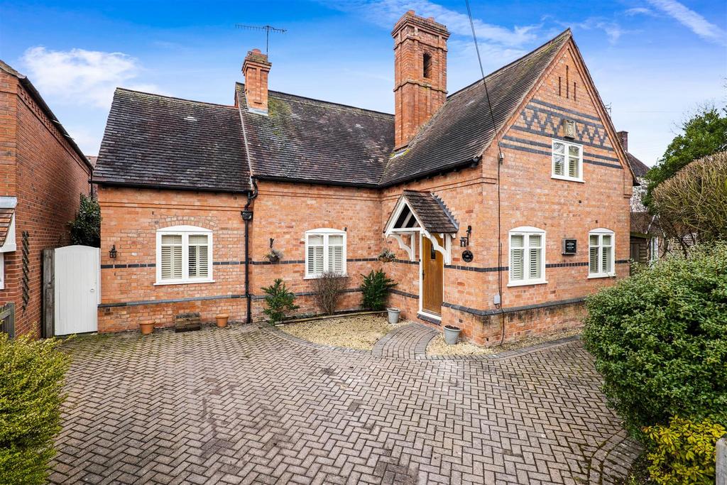 The Old School, Ullenhall 4 bed semidetached house for sale £750,000