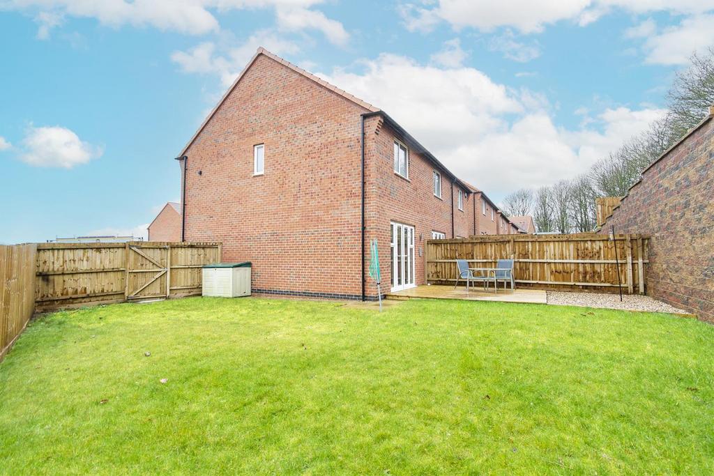 Emes Drive, Wingerworth, Chesterfield 2 bed terraced house for sale £