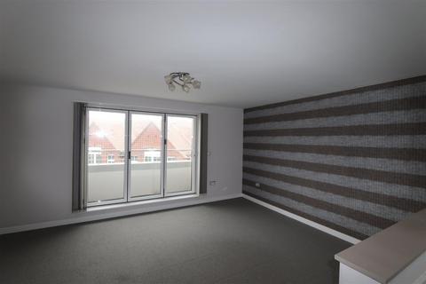 2 bedroom property to rent - Leigh Road, Leigh-On-Sea