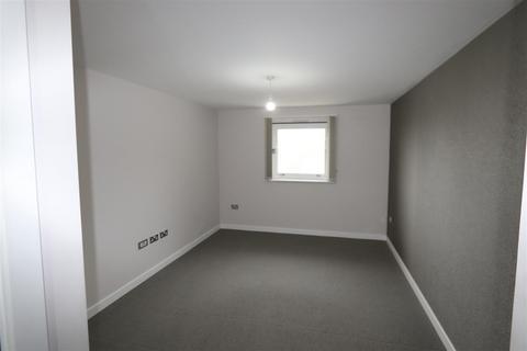 2 bedroom property to rent - Leigh Road, Leigh-On-Sea