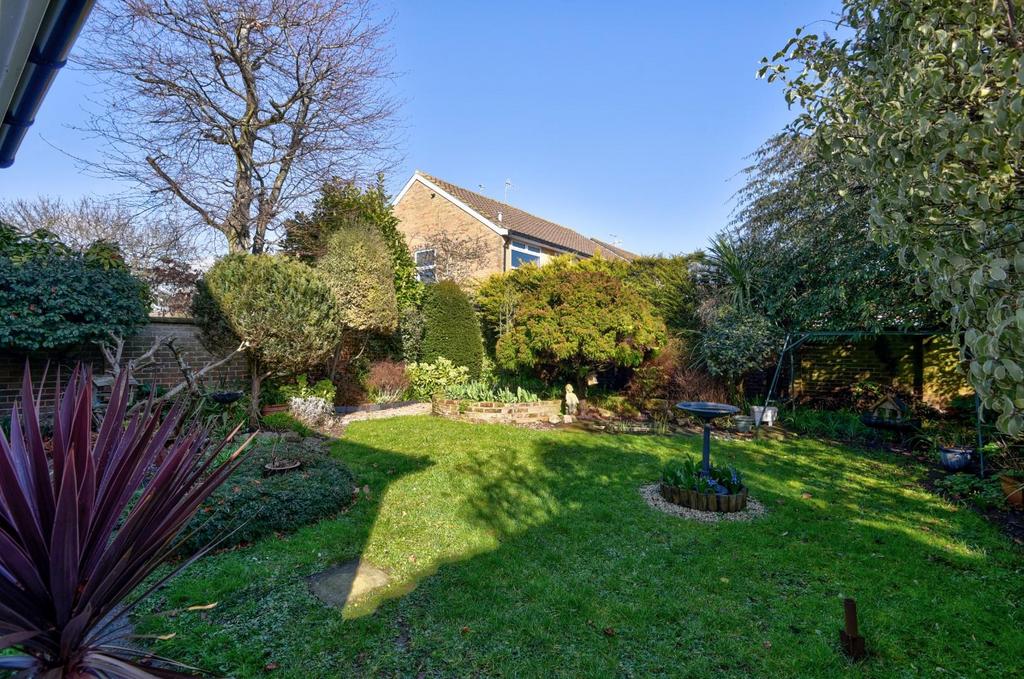 Dankton Lane, Sompting, Lancing 3 bed detached house for sale £475,000