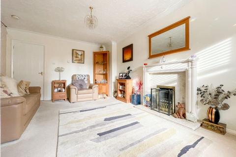 8 Hallams Close, Brandon, Coventry, CV8 3NZ