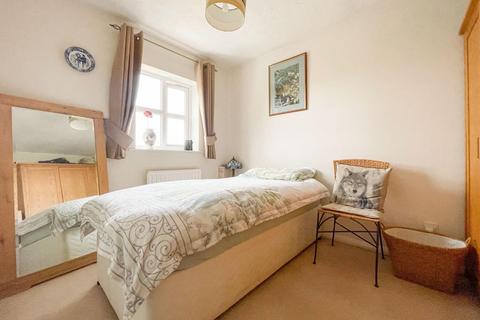 8 Hallams Close, Brandon, Coventry, CV8 3NZ