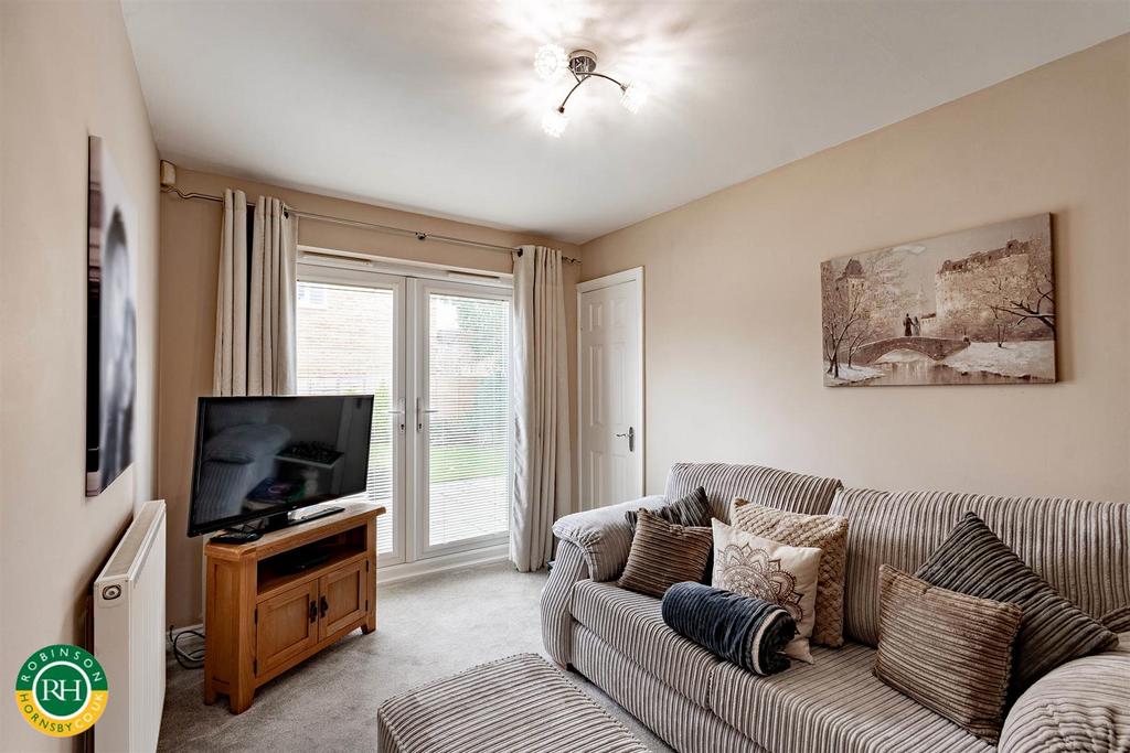 Sitting room/bed 5