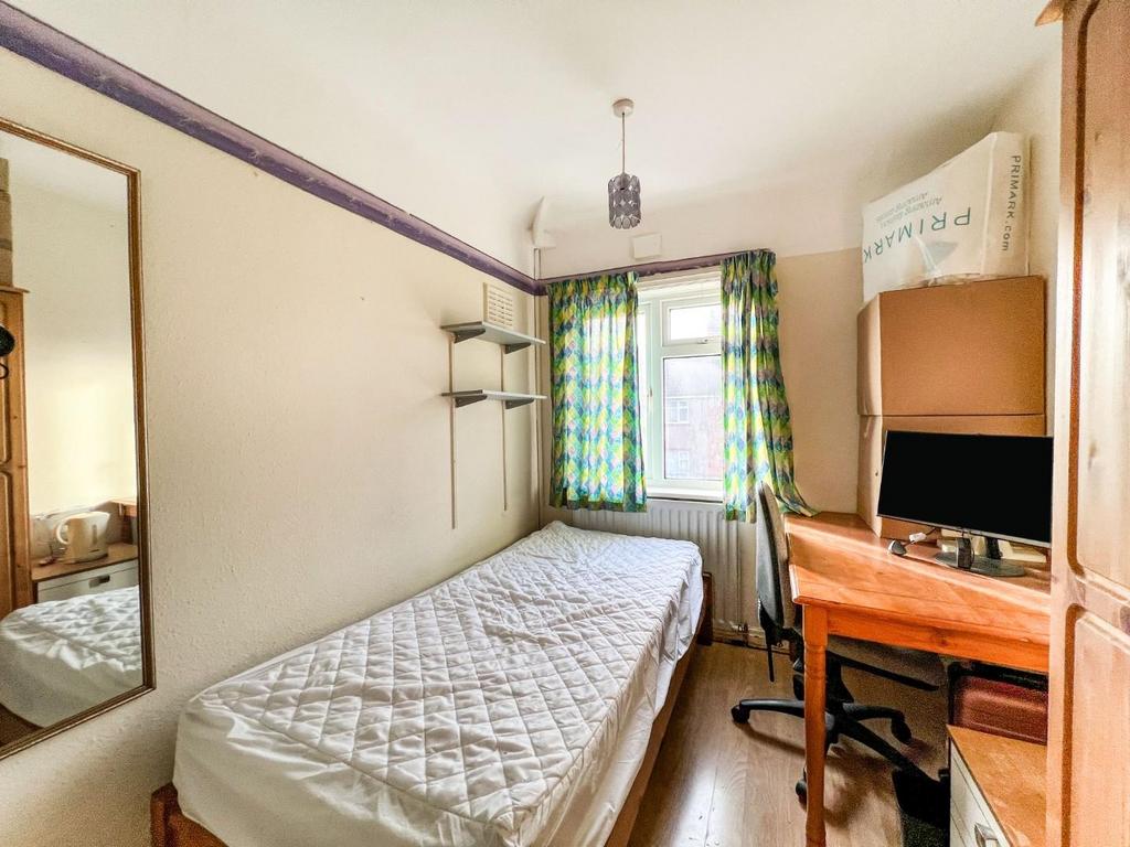 Bed 3.JPG