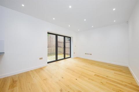 3 bedroom terraced house for sale - Stone Yard Mews, Lee, London, SE12 9AX
