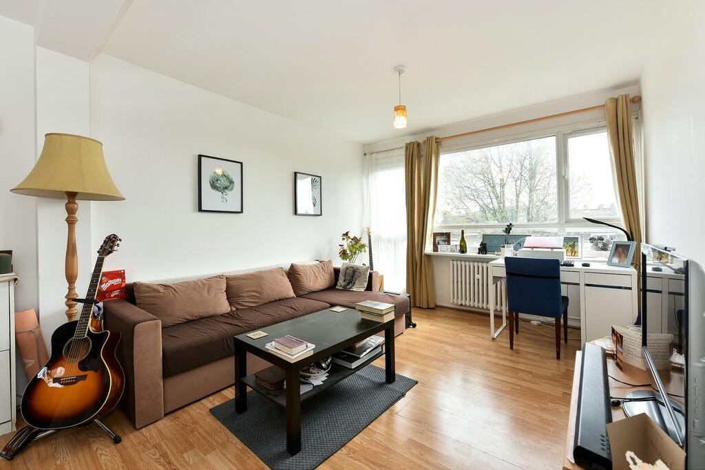 Rockley Court, Shepherds Bush, W14 1 bed flat - £1,690 pcm (£390 pw)