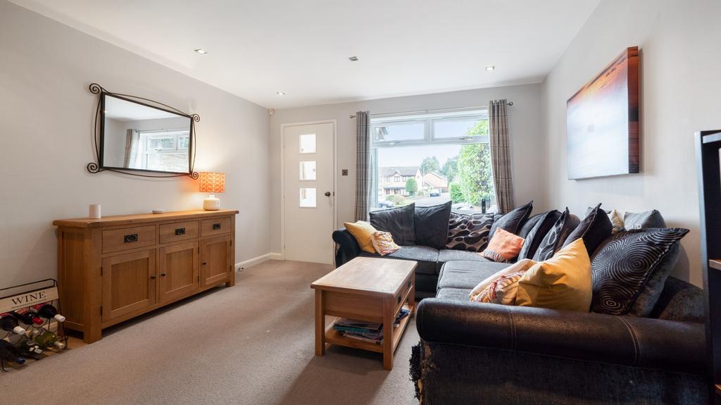 Carleton Drive, Giffnock, East... 2 bed end of terrace house £185,000
