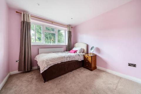 48 Broadley Green, Windlesham, GU20 6AL