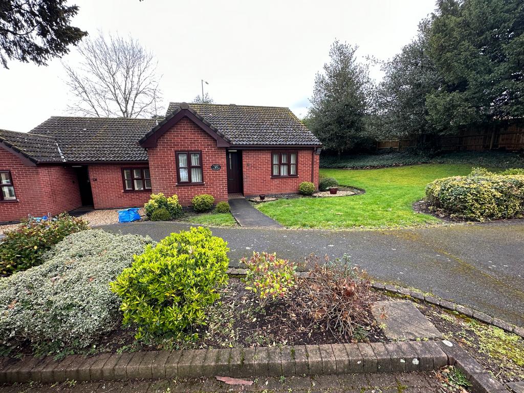 Holly Green, Stapenhill, BurtononTrent, DE15 2 bed terraced bungalow