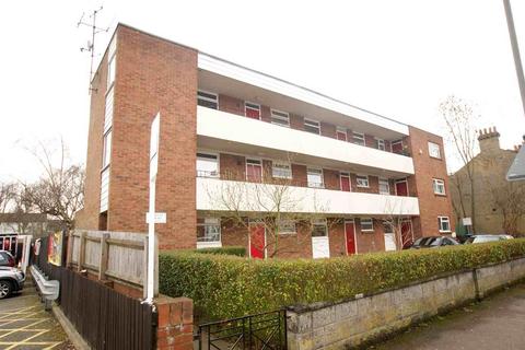 1 bedroom ground floor flat to rent, Harlee Court, Penge