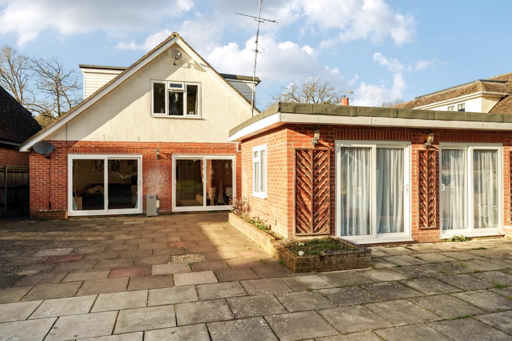 Nine Mile Ride, Finchampstead, RG40 4 bed detached house for sale £1,000,000