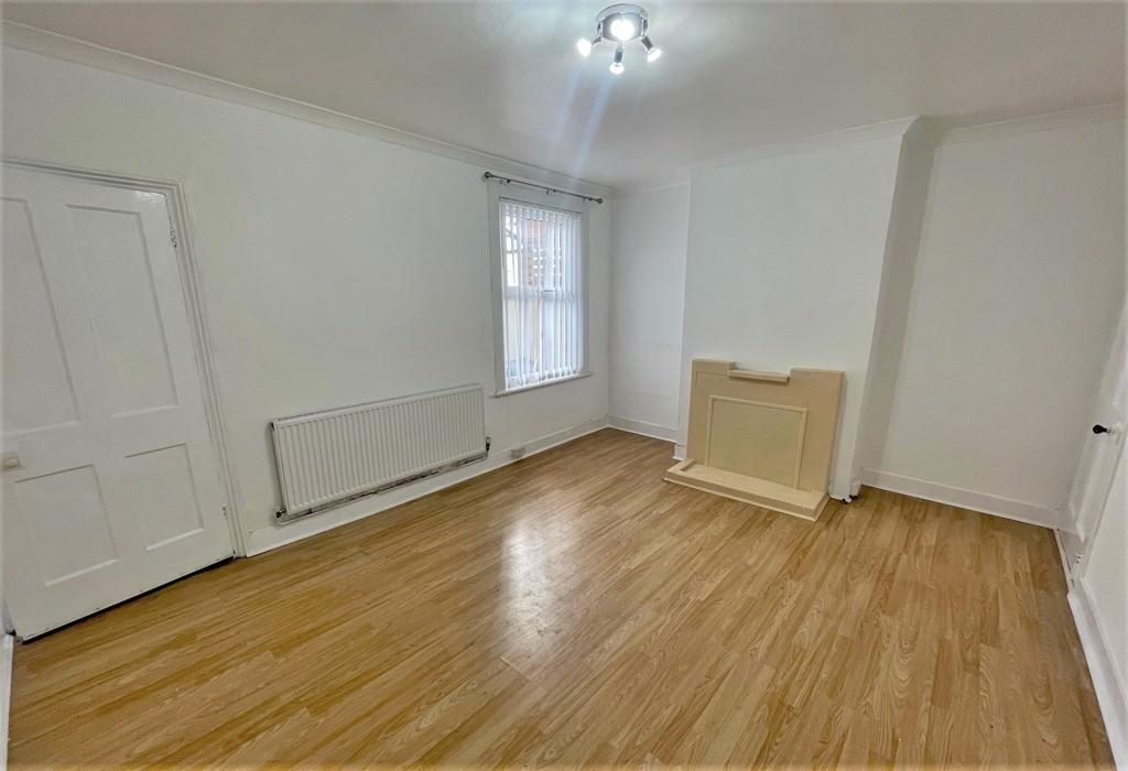 Barnsole Road, Gillingham, Kent 2 bed terraced house £1,150 pcm (£265 pw)