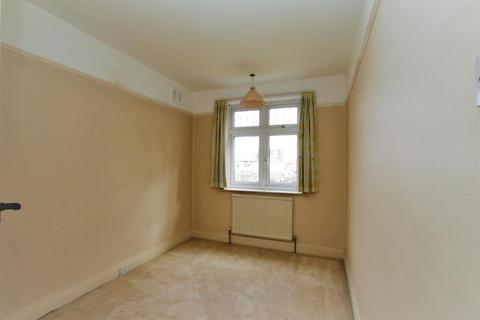 8 Regent Close, Harrow, HA3 0SF