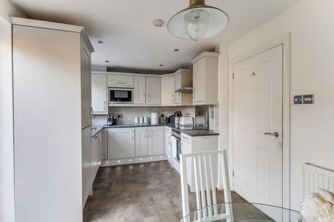 10 Belgrave Close, Rayleigh, SS6 9GD