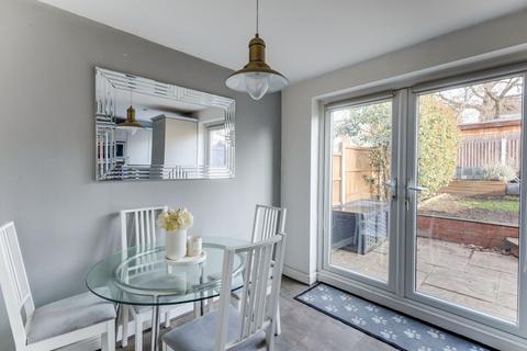 10 Belgrave Close, Rayleigh, SS6 9GD