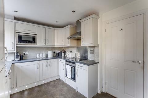 10 Belgrave Close, Rayleigh, SS6 9GD
