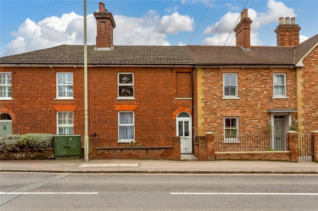 Dunstable Street, Ampthill, Bedfordshire, MK45 2 bed terraced house for
