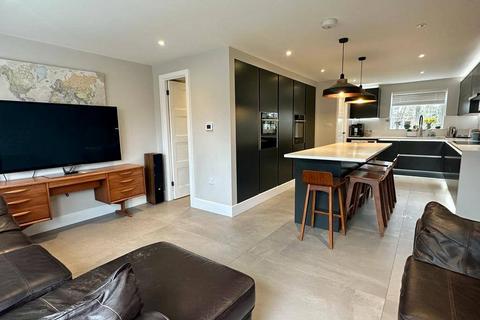 3 bedroom semi-detached house for sale - Hectors Way, Oakham, LE15 6JZ