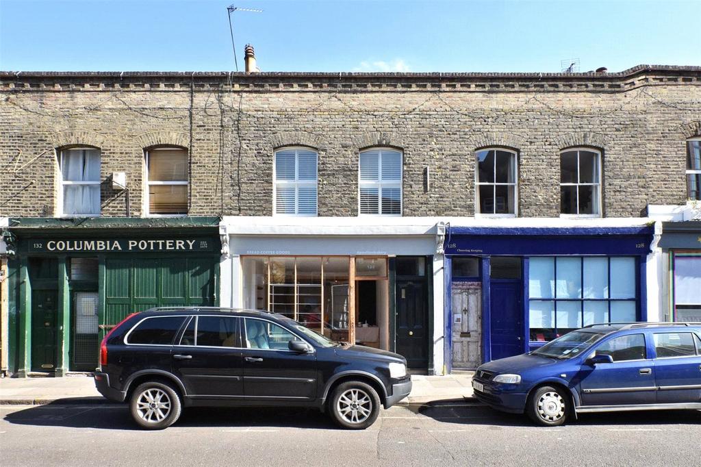 Columbia Road, Bethnal Green, London, E2 2 bed flat for sale £850,000