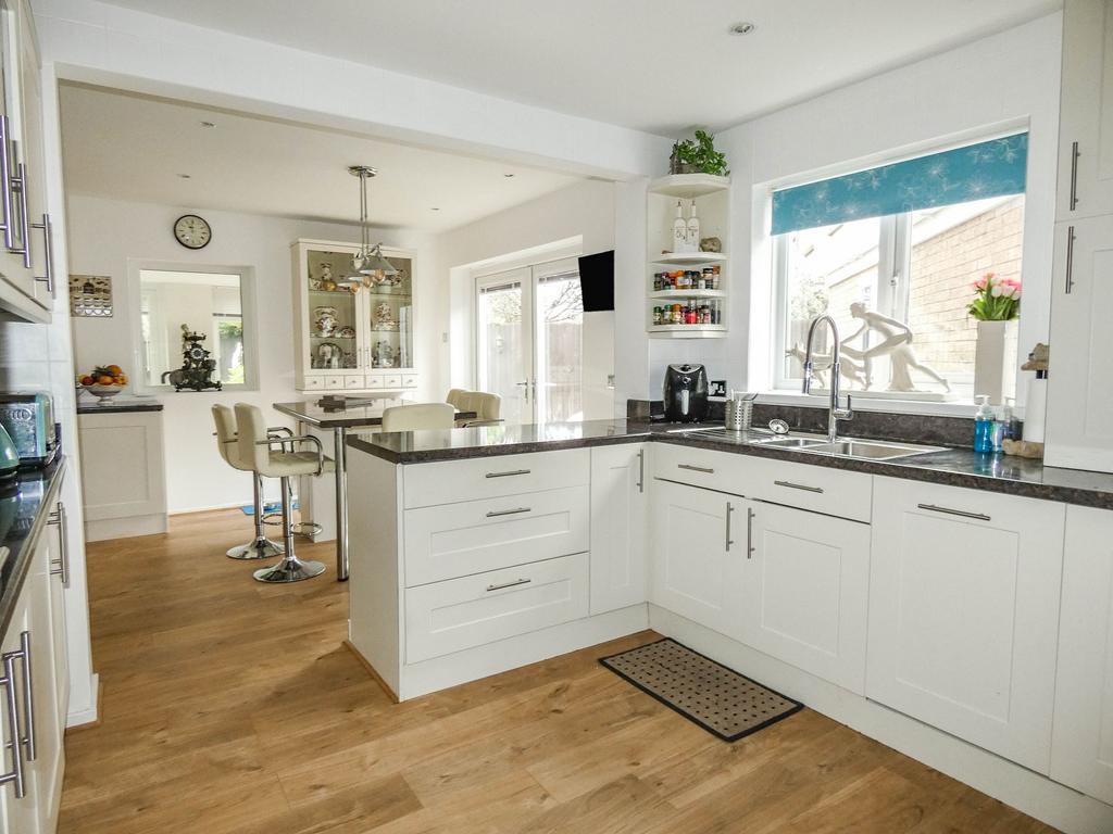 Dunblane Drive, South Beach, Blyth, Northumberland, NE24 3SW 5 bed