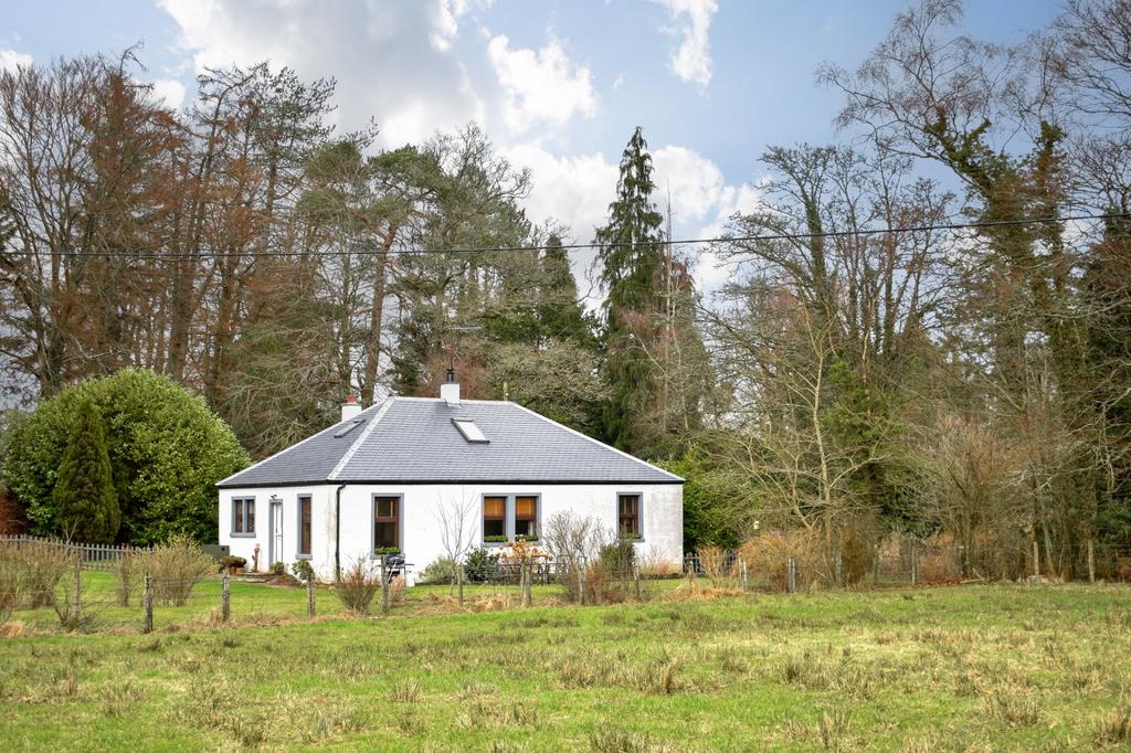 Kilmaronock Cottage, Gartocharn, Alexandria, West Dunbartonshire, G83