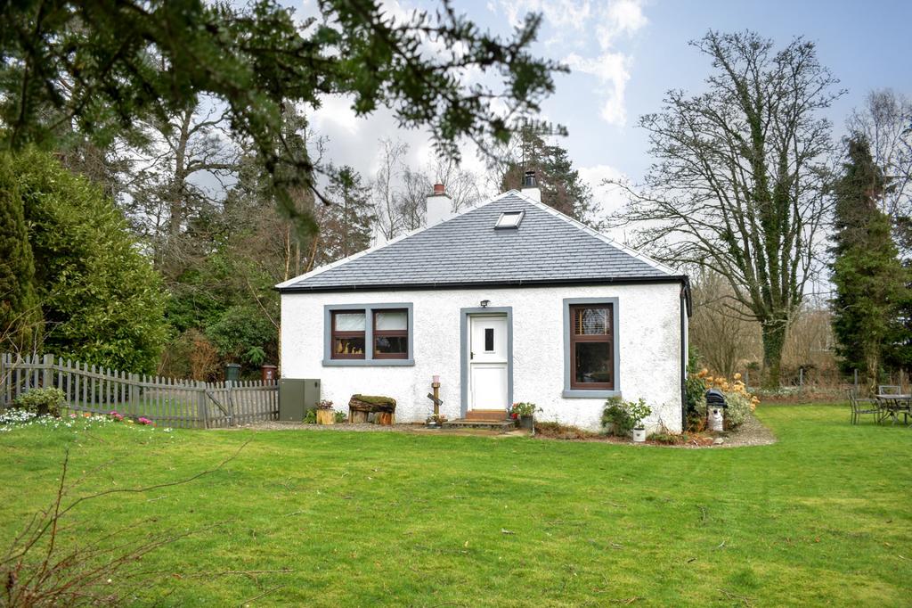 Kilmaronock Cottage, Gartocharn, Alexandria, West Dunbartonshire, G83