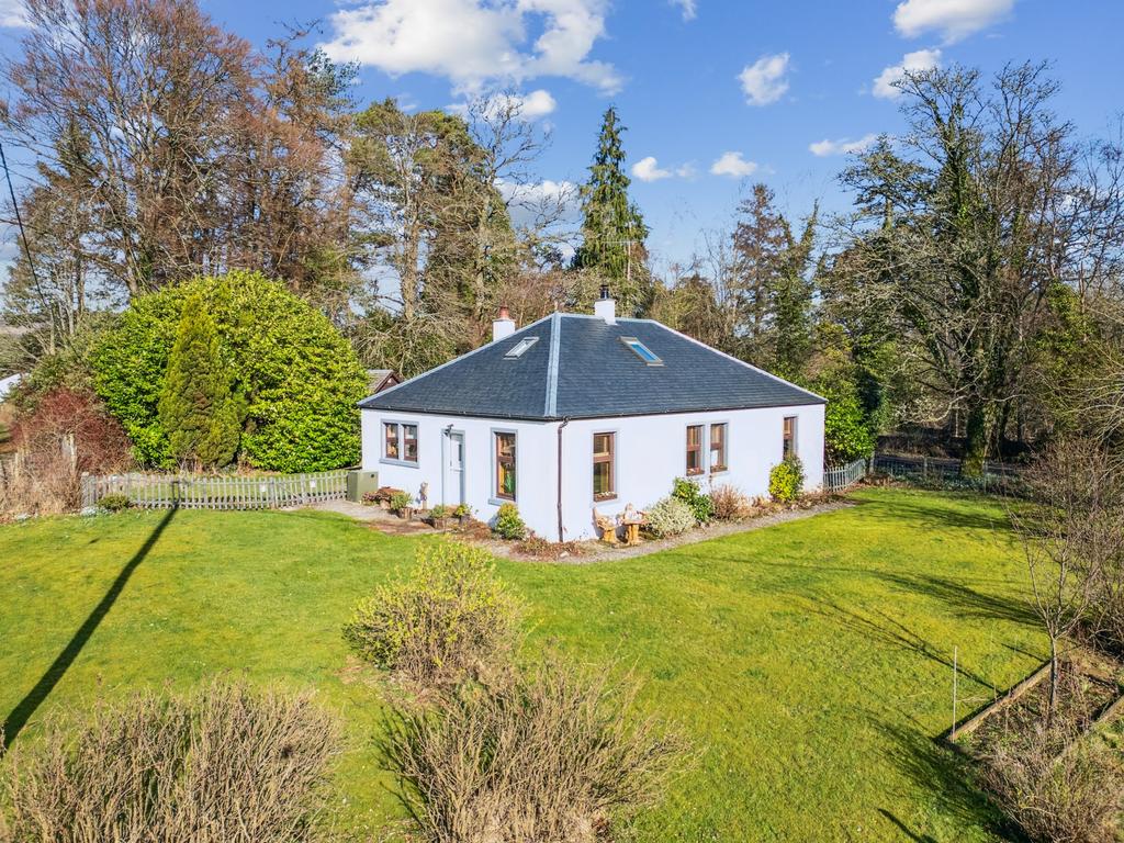 Kilmaronock Cottage, Gartocharn, Alexandria, West Dunbartonshire, G83