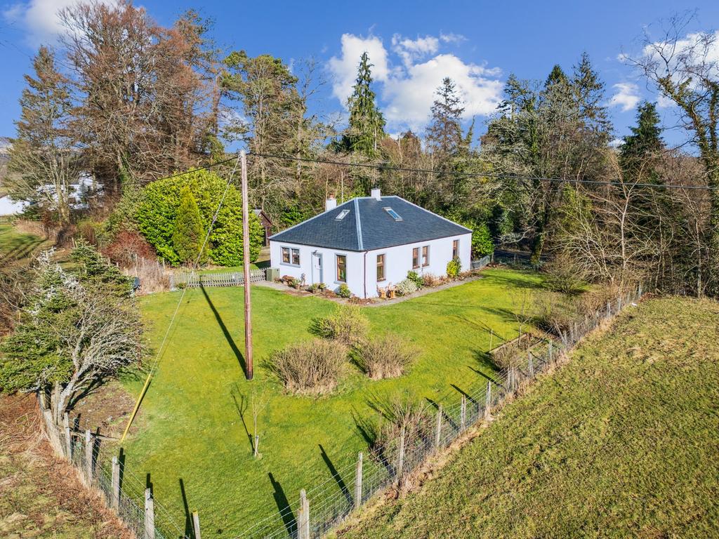Kilmaronock Cottage, Gartocharn, Alexandria, West Dunbartonshire, G83