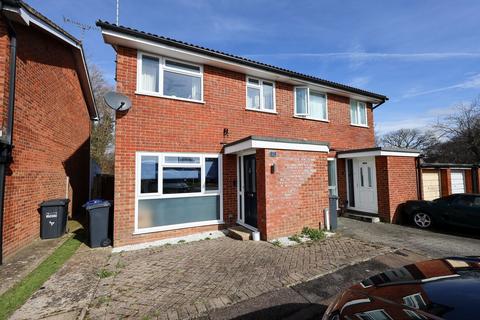 3 bedroom semi-detached house for sale - Ruspers, Burgess Hill, RH15