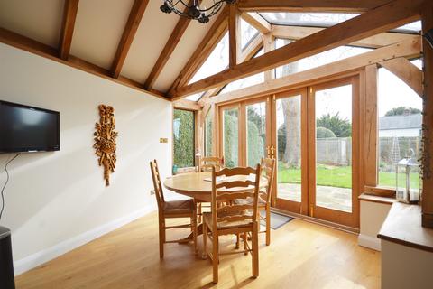 4 bedroom detached house to rent, Funtington, Chichester, PO18
