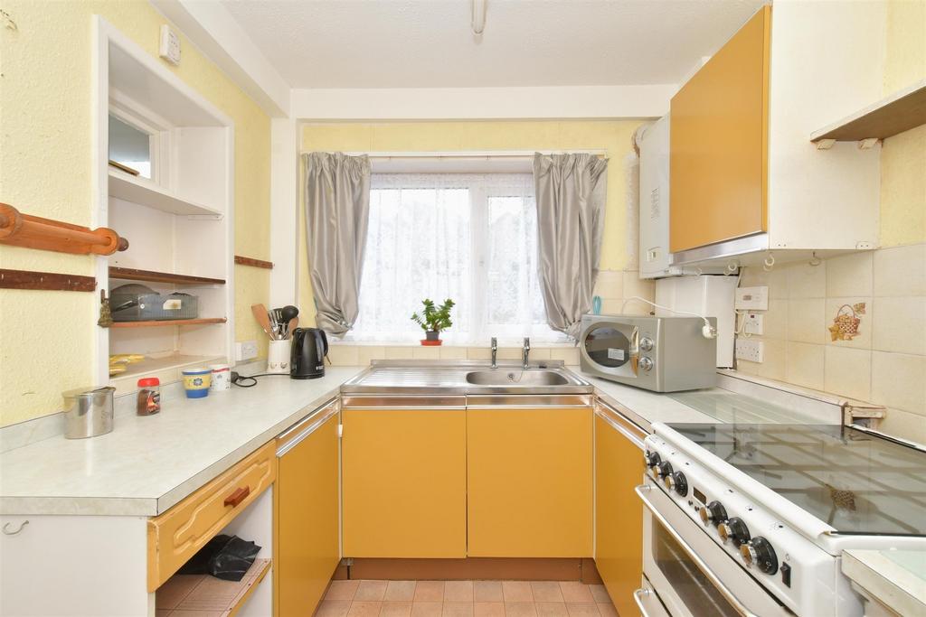 Marlborough Road, Elmfield, Ryde, Isle of Wight 2 bed semidetached house for sale £180,000