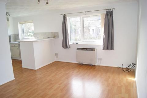 2 bedroom apartment to rent, Mermaid Close, Bury St. Edmunds IP32