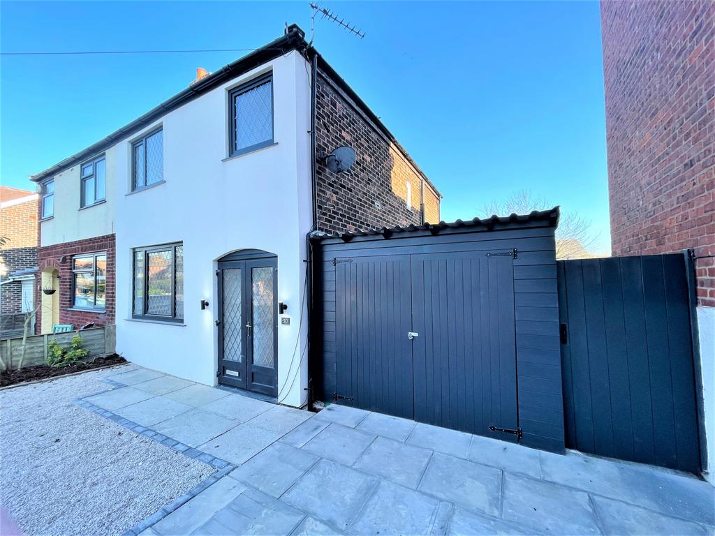 Hawkhurst Road, Penwortham, PR1 9QR 3 bed semidetached house £875