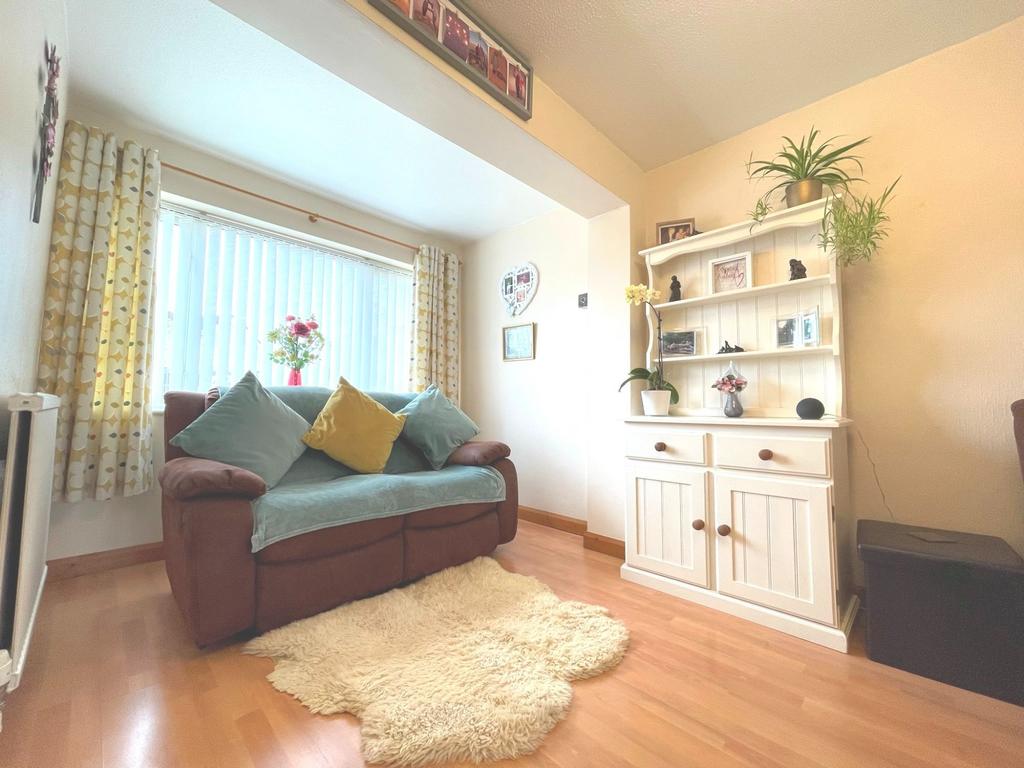 Golden Farm Road, Cirencester 3 bed terraced house for sale £315,000