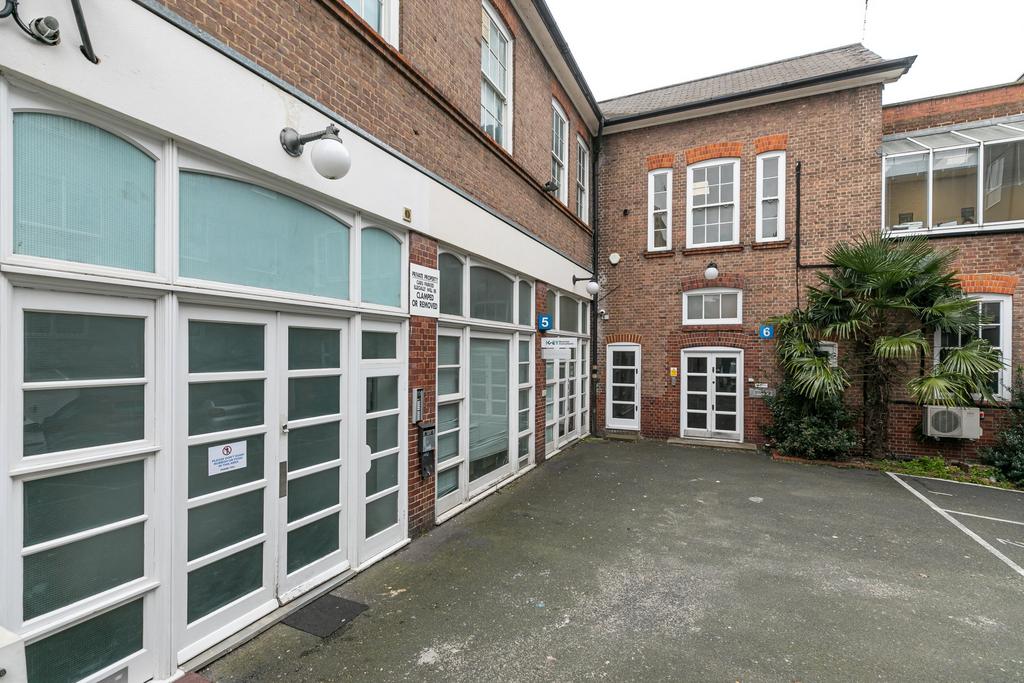 Drakes Courtyard, Kilburn High Road, Kilburn, NW6 Office to rent £