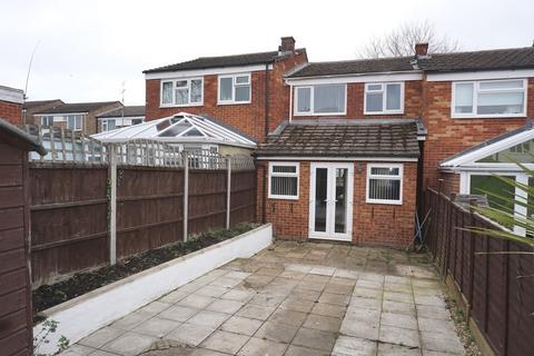35 Angus Close, Chessington, KT9 2BW