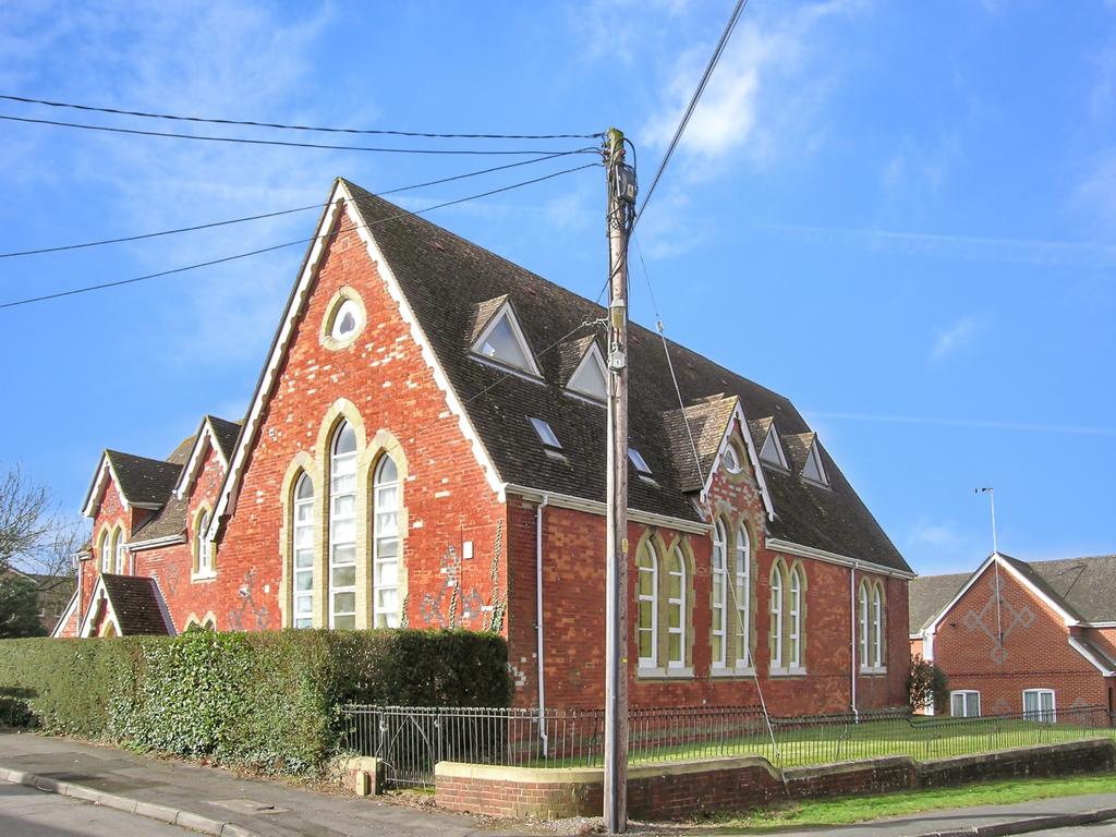 Waltham, Hampshire 2 bed end of terrace house for sale £385,000