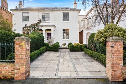 24 Britannia Square, Worcester, WR1 3DH